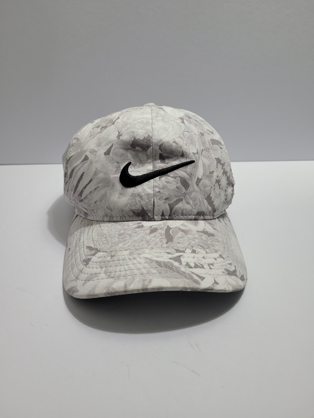Nike Golf Aerobill Classic 99 Magnolia Floral Hat/Cap